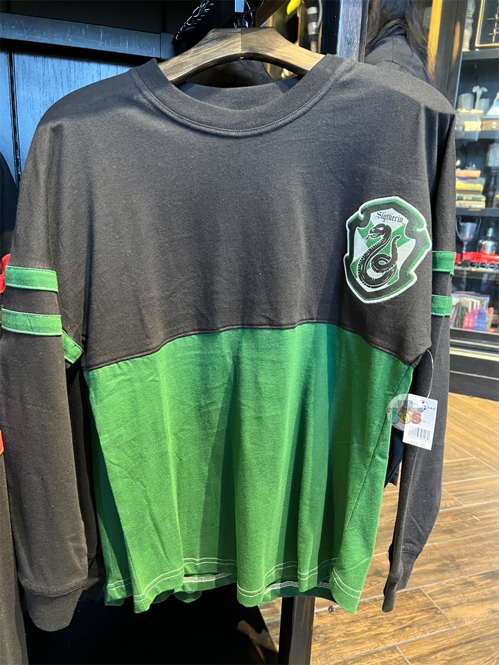 Universal Studios - The Wizarding World of Harry Potter - Slytherin Long Sleeve Spirit T-shirt Cheap