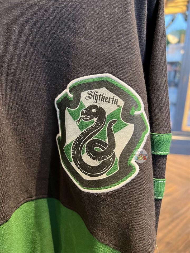 Universal Studios - The Wizarding World of Harry Potter - Slytherin Long Sleeve Spirit T-shirt Cheap