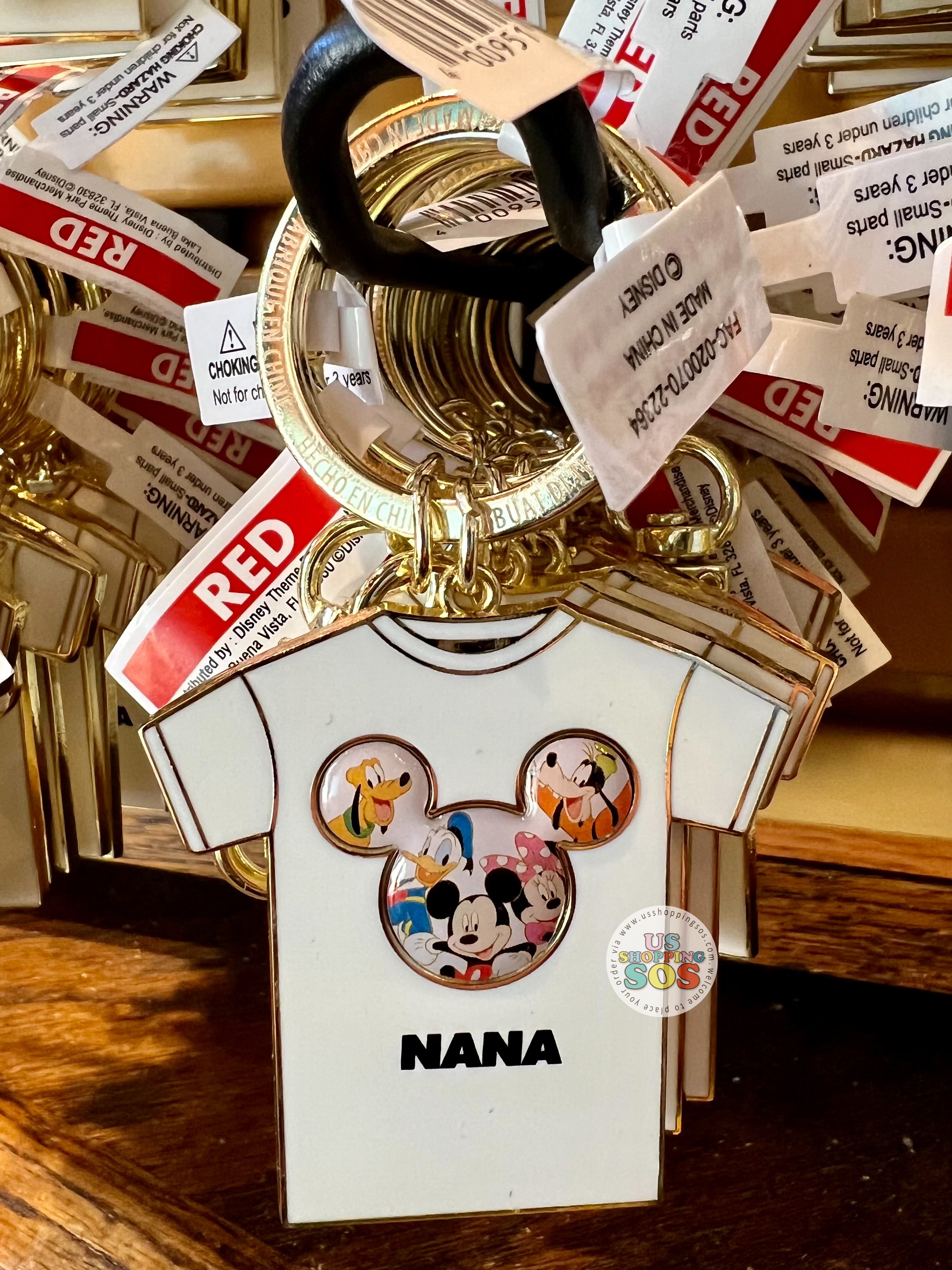 DLR - Mickey & Friends T-shirt Keychain - Nana Supply